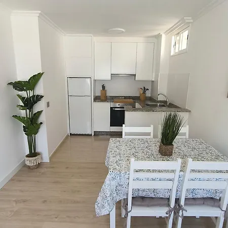 Isla Ons Apartment *